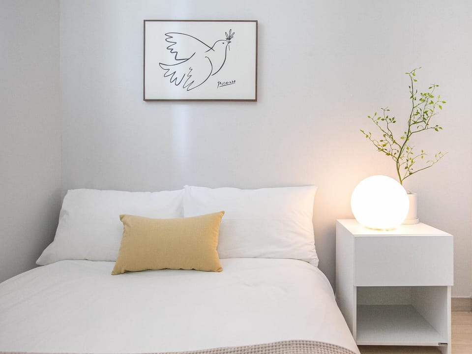 Bed, Bedroom, air conditioner
