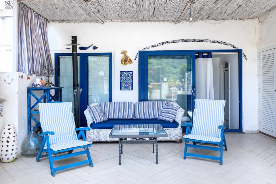 Property building, View (from property/room), Balcony/Terrace, sunbed