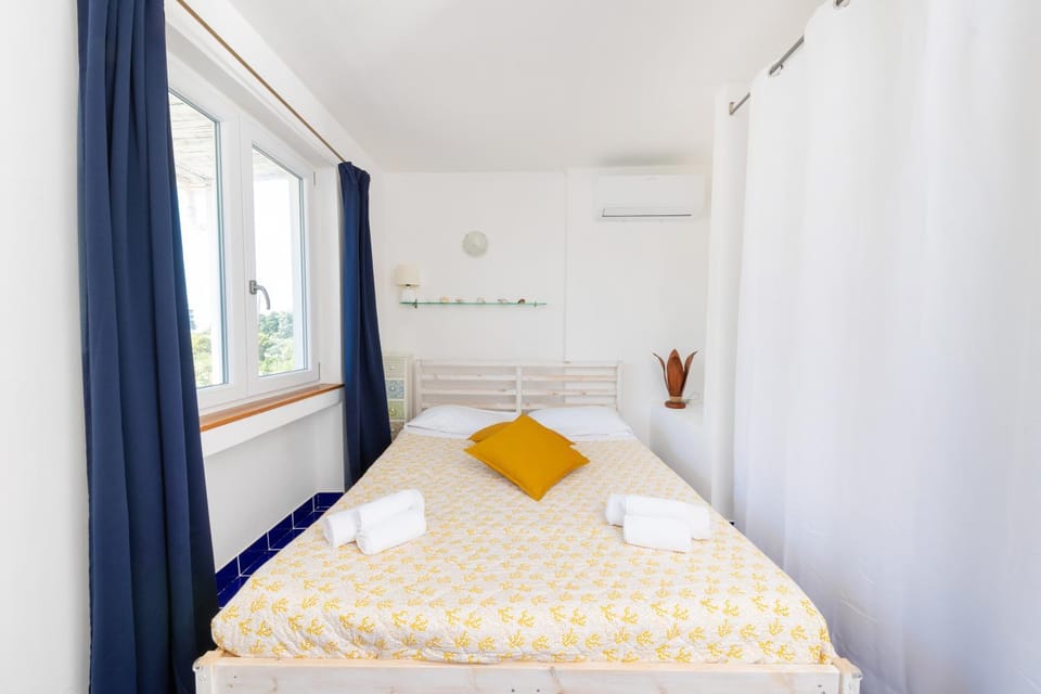 Bed, Photo of the whole room, Bedroom, towels, air conditioner