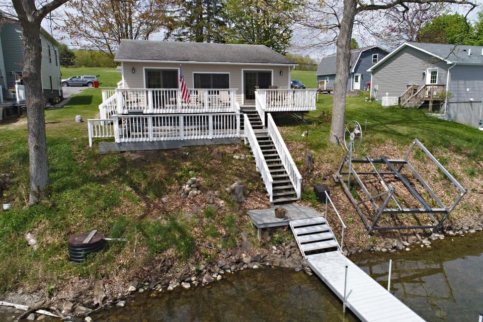 Sunrise Cottage House in Keuka Lake
