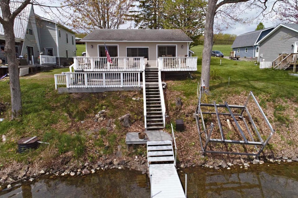 Sunrise Cottage House in Keuka Lake
