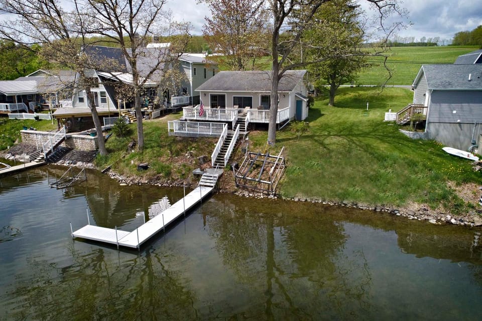 Sunrise Cottage House in Keuka Lake