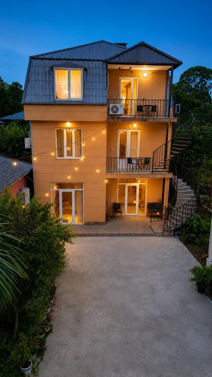 Guest House Leon Bed and Breakfast in Batumi