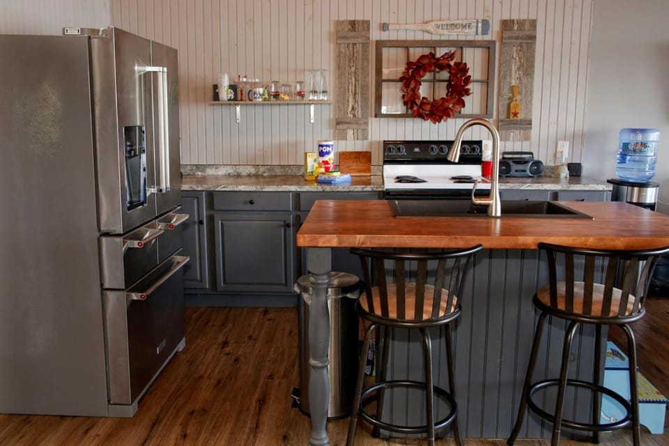 The Fish Inn House in Keuka Lake