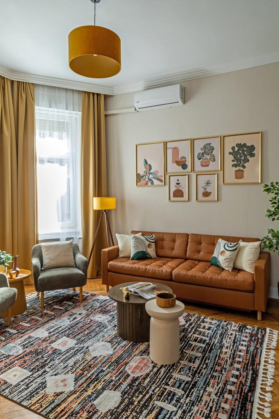 Living room, Seating area, air conditioner