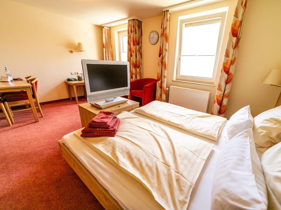 Living room, Photo of the whole room, Bedroom