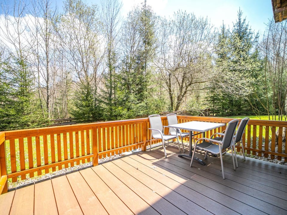 View (from property/room), Balcony/Terrace, Garden view