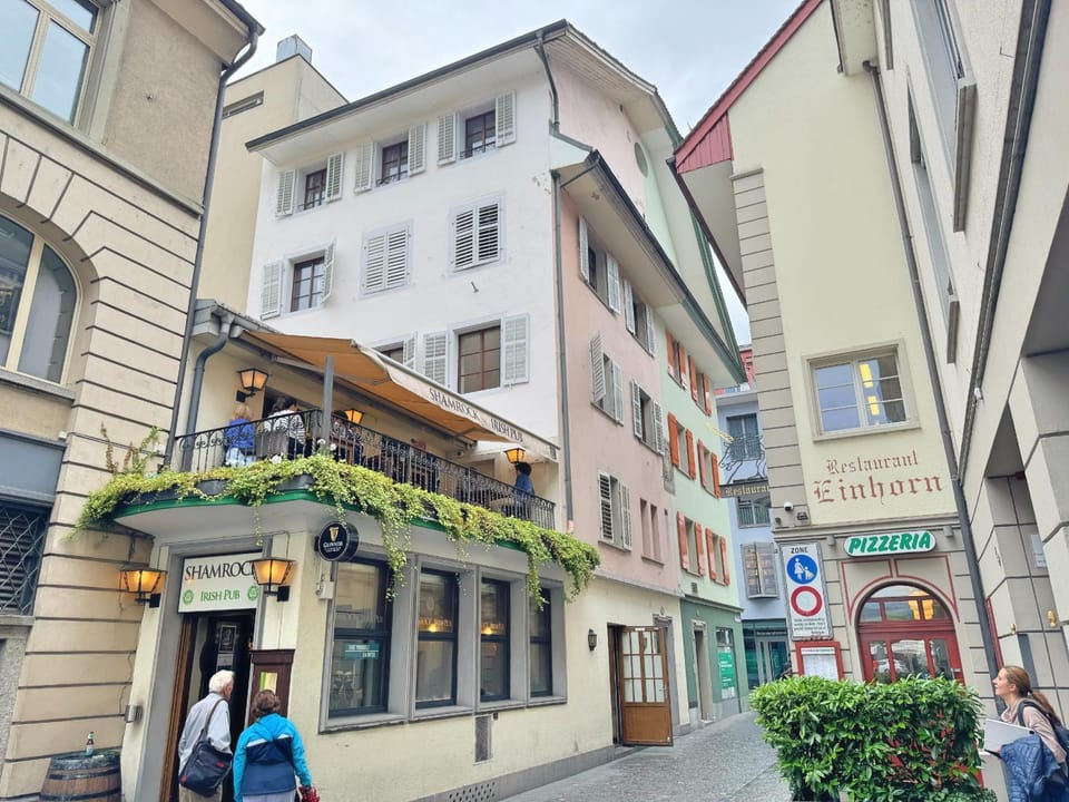 Property building, Day, Neighbourhood, Street view, Location