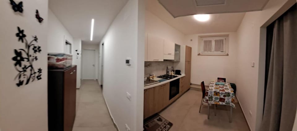 Dining area, Internal: Not applicable to any particular room