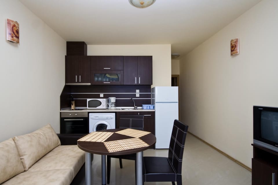 Апартаменти за гости ГАРДЪН БИЙЧ Apartment in Burgas Province