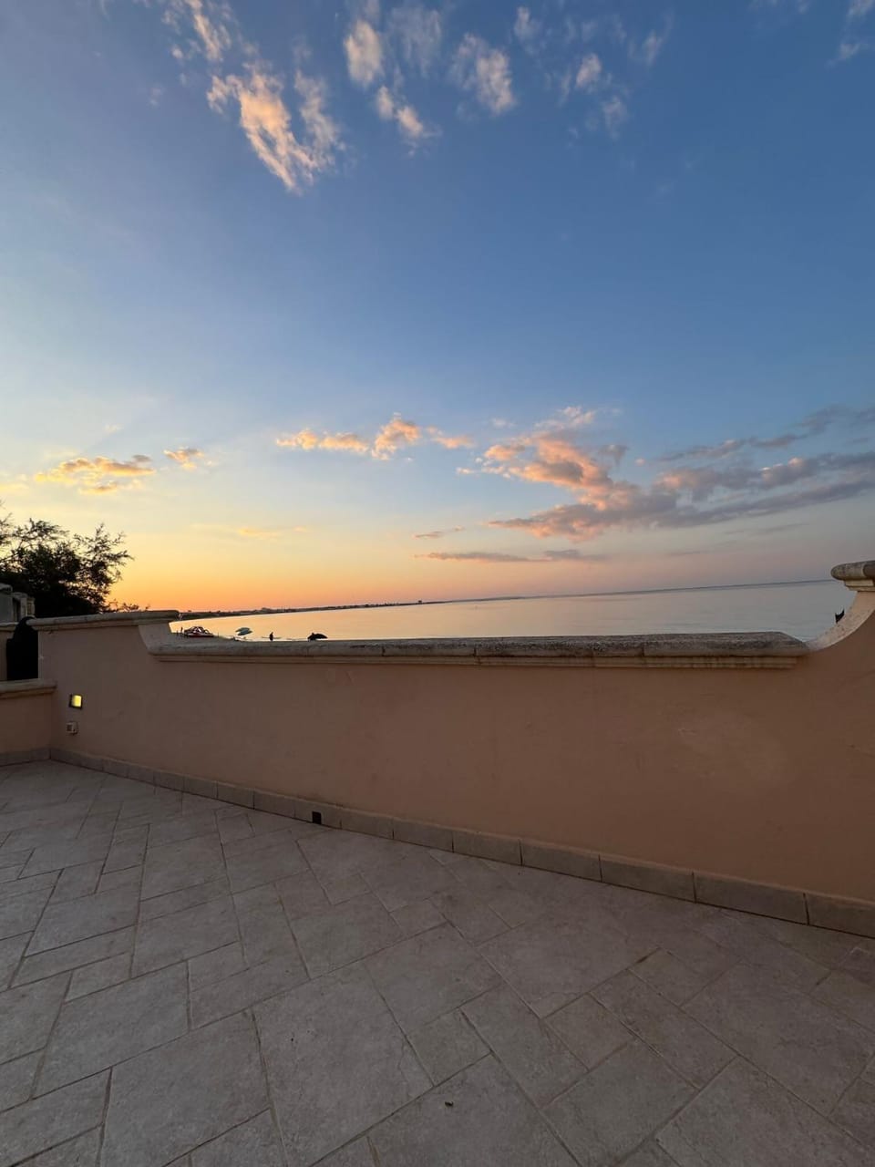 Villa Ciccarese dentro la spiaggia Villa in Torre Lapillo