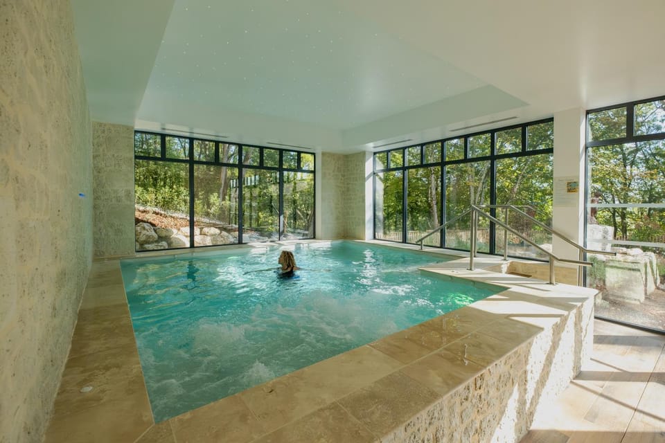 L'Orée du Bois - Hôtel & Spa Hotel in Occitanie