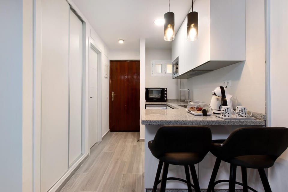 Property building, Kitchen or kitchenette, Living room