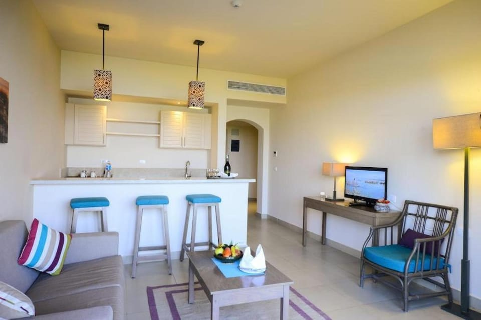 Byoum Lake Side Hotel Room, Tunis Village, Fayoum Apartment in Egypt