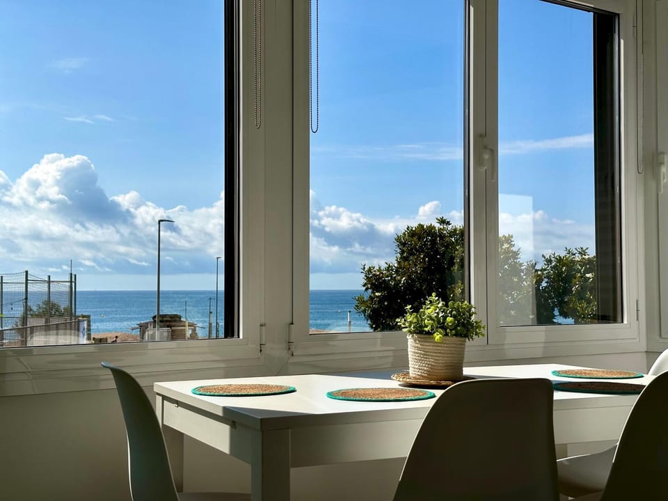Day, Dining area, Beach, Beach, Sea view