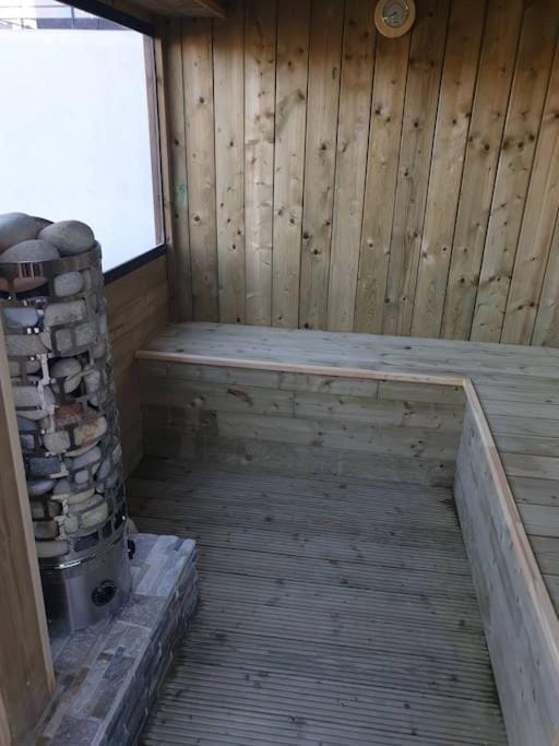 VILLA MODERNE PISCINE JACUZZi Villa in Nice