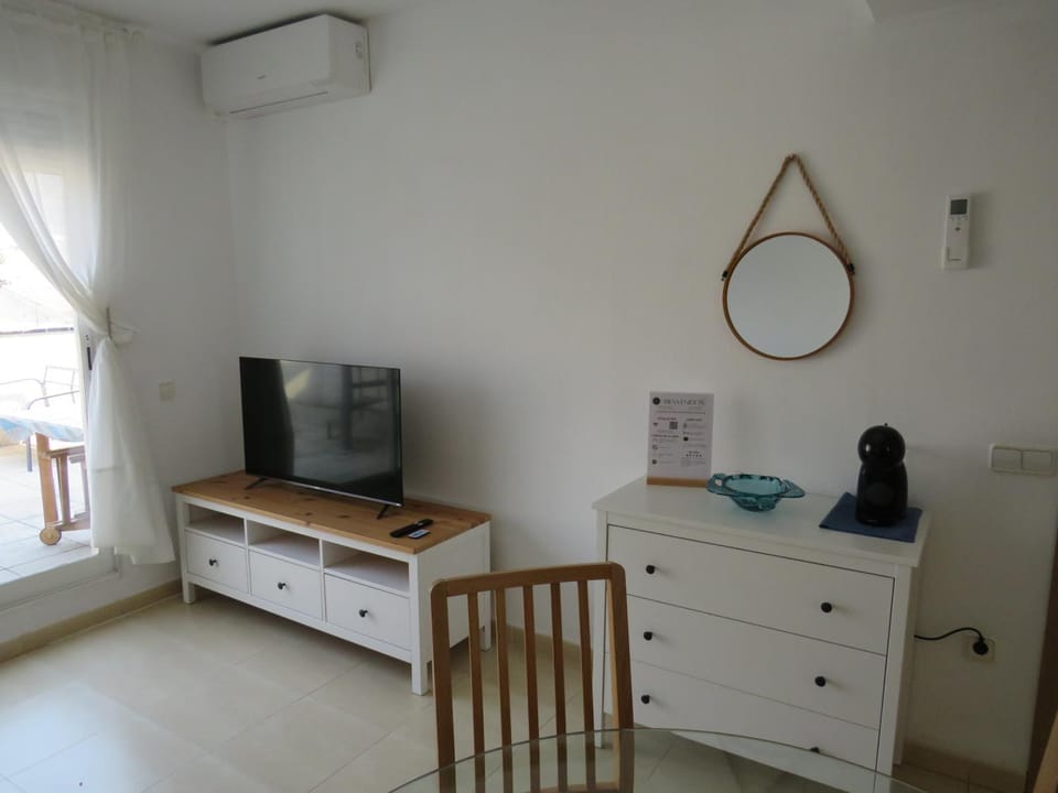 TV and multimedia, Living room, air conditioner