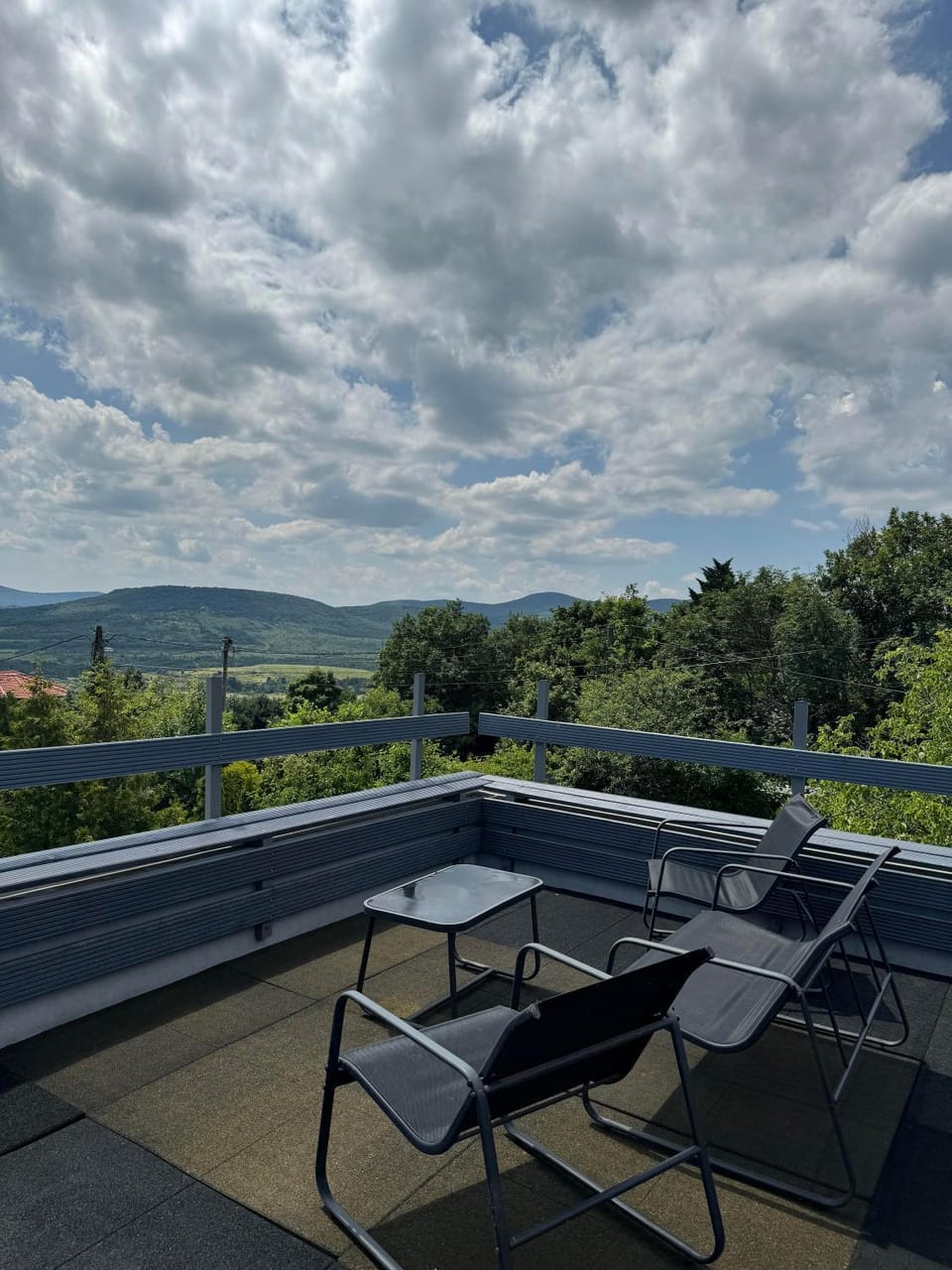 Patio, Mountain view