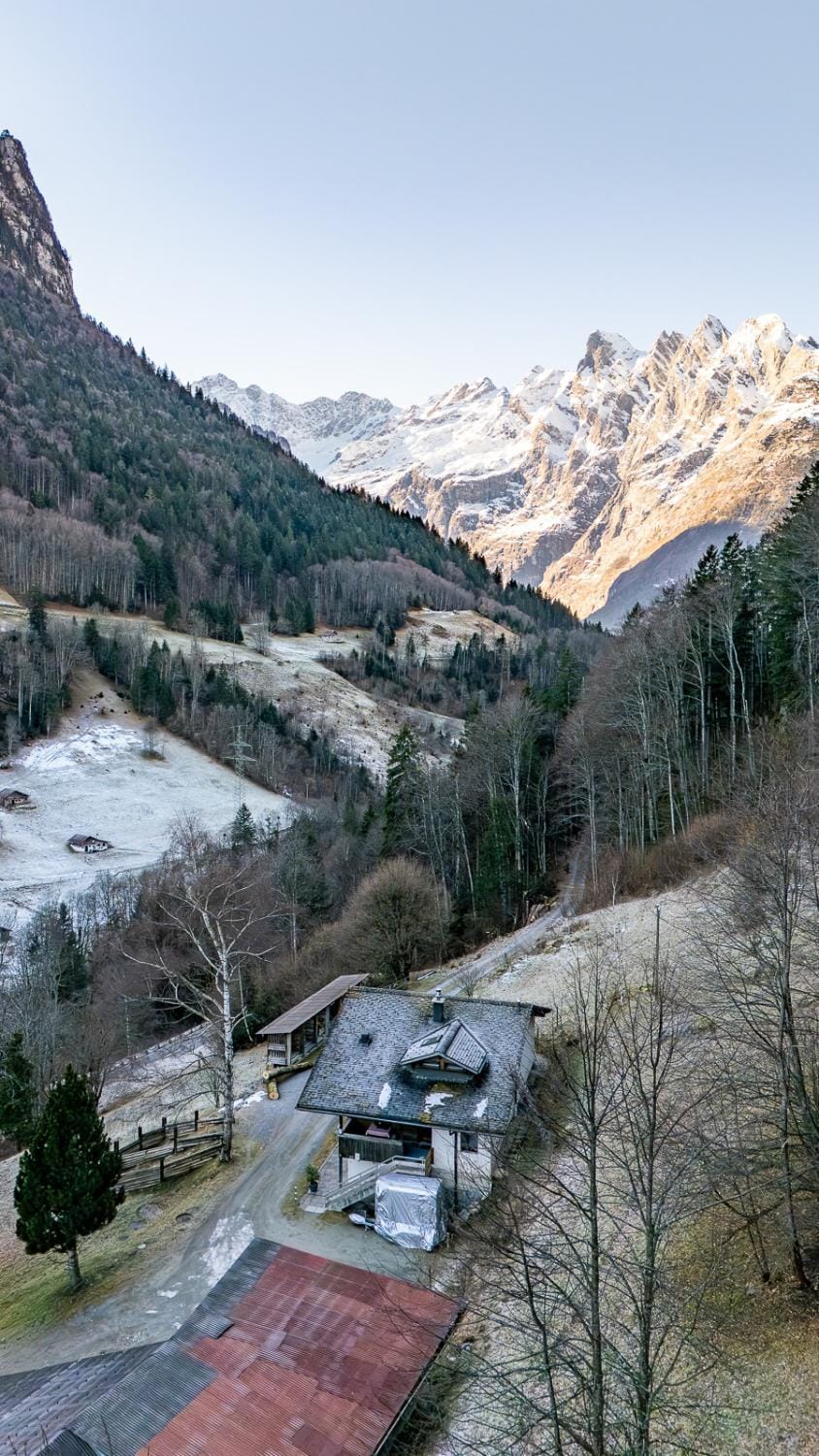 Day, Neighbourhood, Natural landscape, Bird's eye view, Winter, Mountain view, Parking
