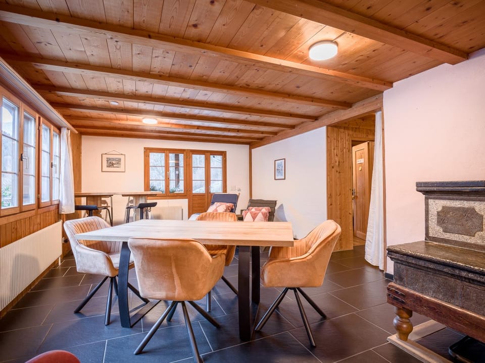 Seating area, Dining area