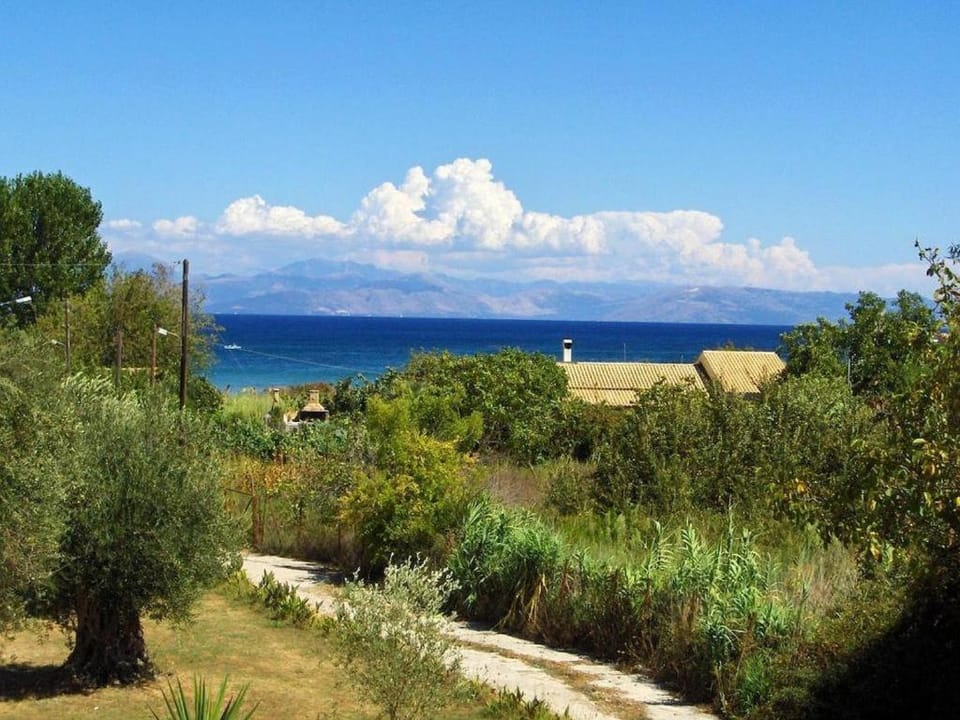 Firefly Studios Christos 13 Apartment in Moraitika