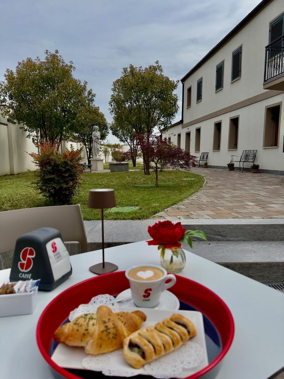 Garden, Breakfast