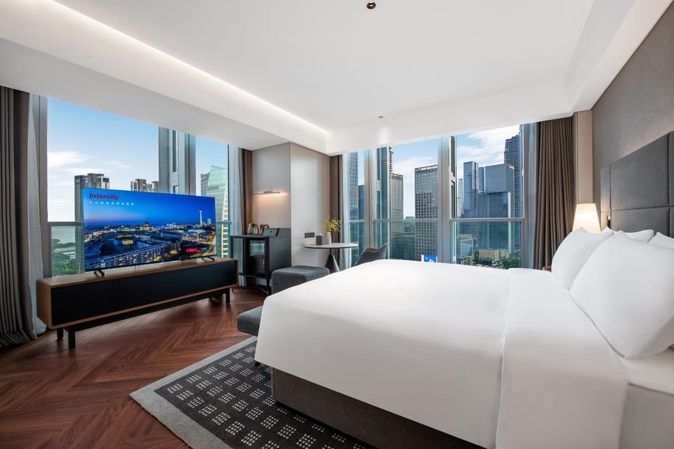 Photo of the whole room, Sea view