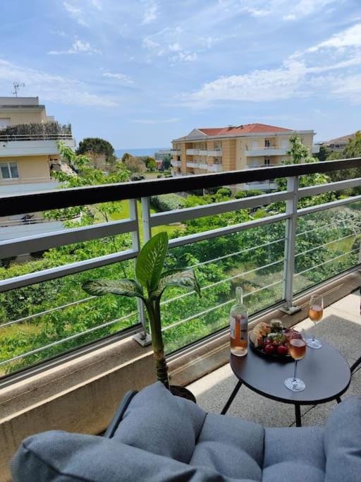 Natural landscape, View (from property/room), Balcony/Terrace