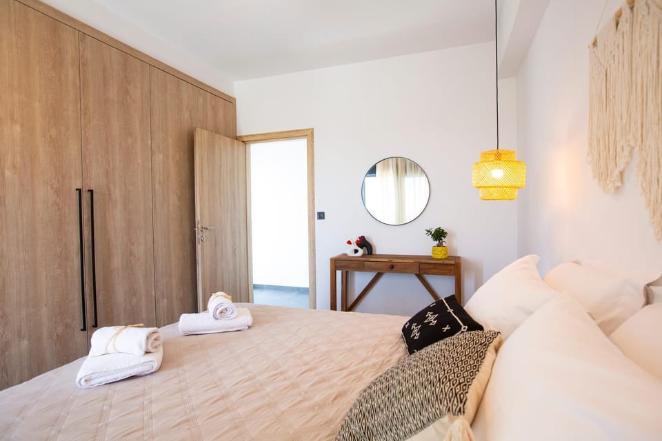 Bed, Photo of the whole room, Bedroom, towels, wardrobe