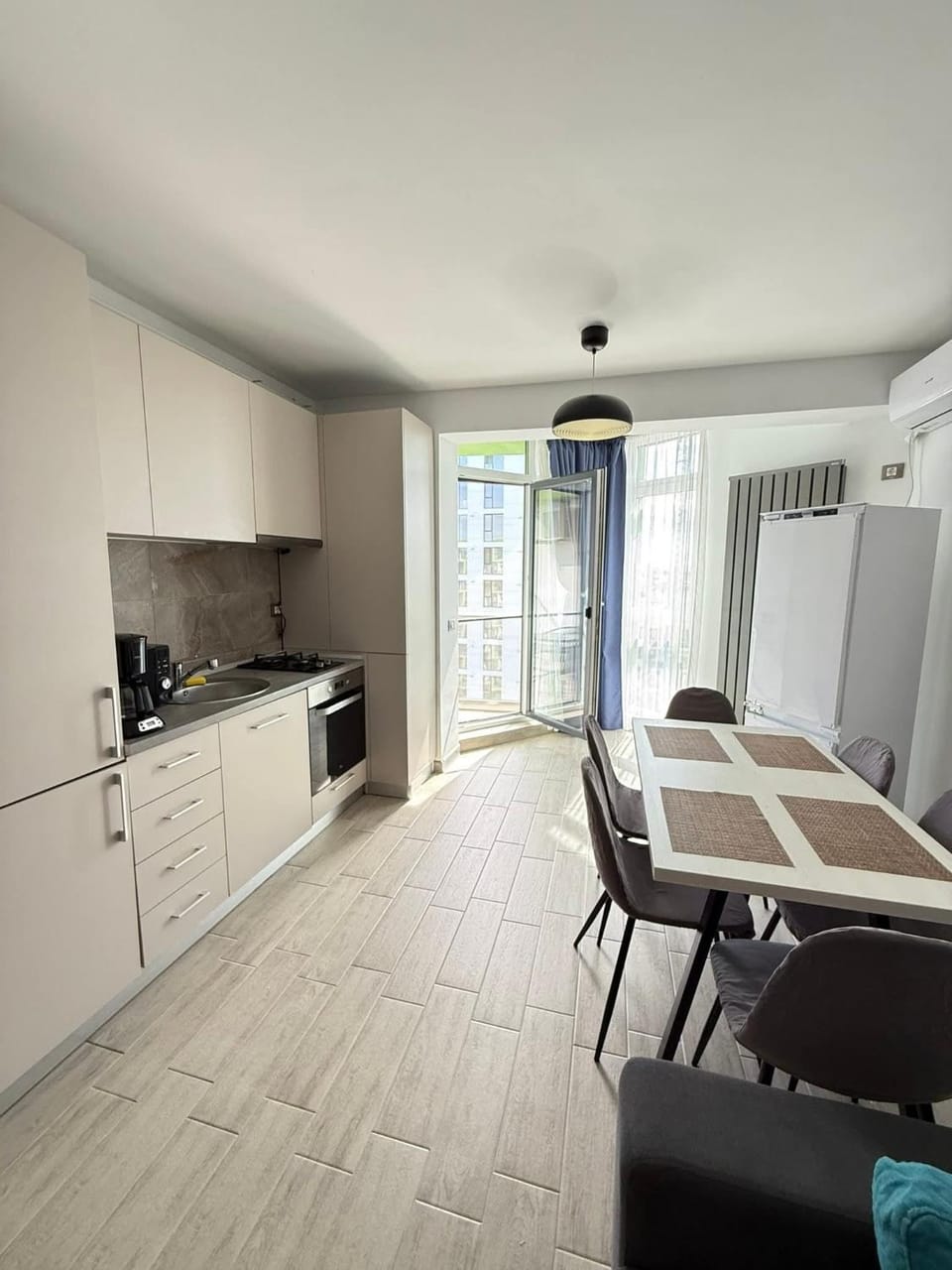Balcony/Terrace, Kitchen or kitchenette, Dining area
