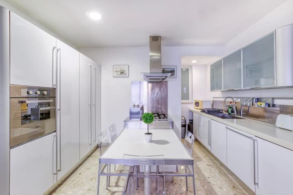 Luxury Waterfront Stay in Prime Sliema Area Apartment in Sliema