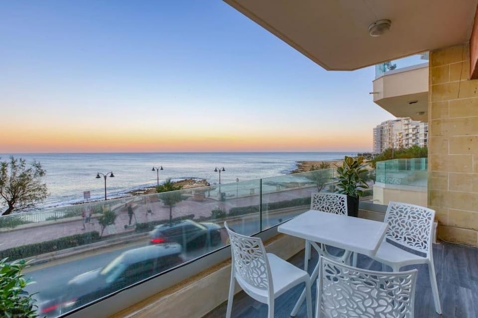 Luxury Waterfront Stay in Prime Sliema Area Apartment in Sliema