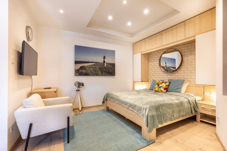 Bed, TV and multimedia, Photo of the whole room, Seating area