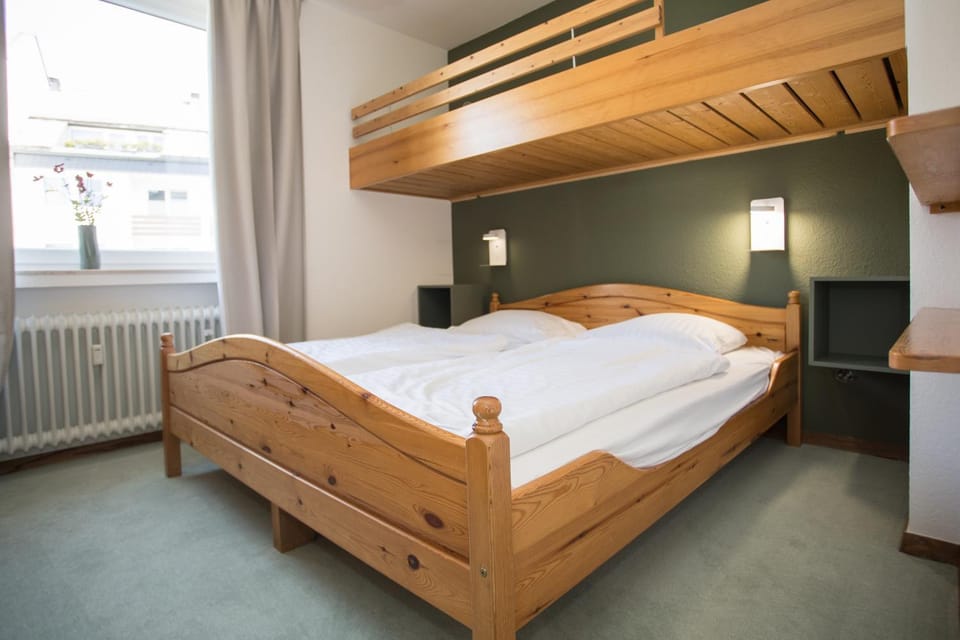 Welcome in - Appartement 'Sahneblick' met balkon en berging, dichtbij de skipistes Apartment in Winterberg