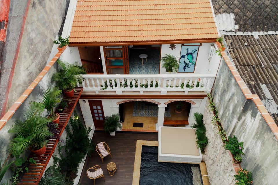 Property building, Patio, Balcony/Terrace