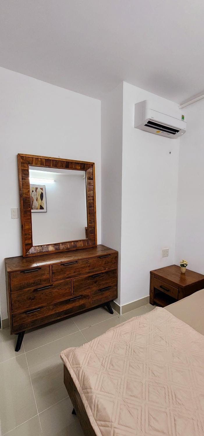 Bed, Photo of the whole room, Bedroom, air conditioner