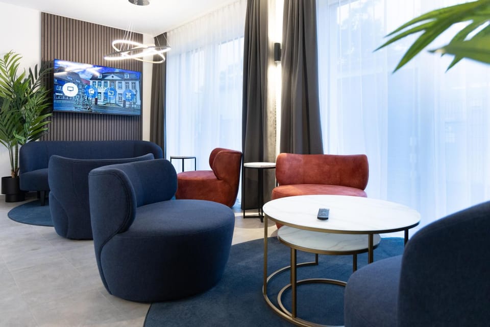 Communal lounge/ TV room, Lobby or reception