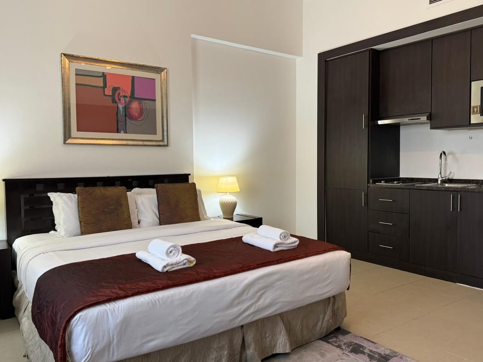 Bed, Kitchen or kitchenette, Bedroom, towels
