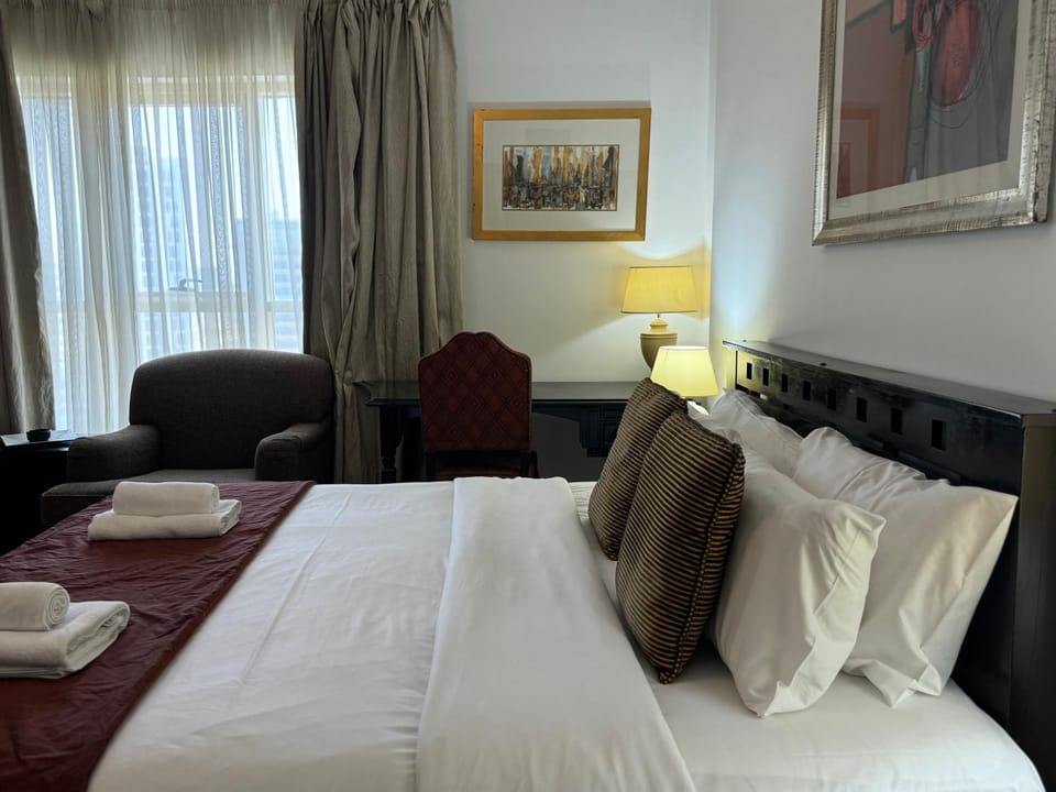 Bed, Photo of the whole room, towels