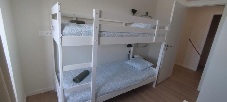 Bedroom, bunk bed