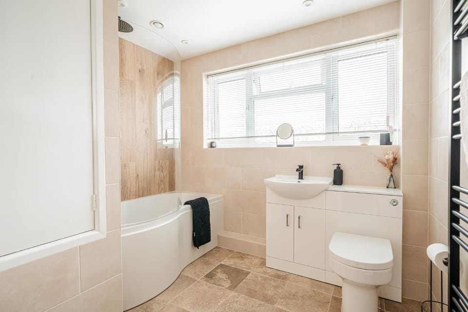 Shower, Toilet, Bathroom, Bath