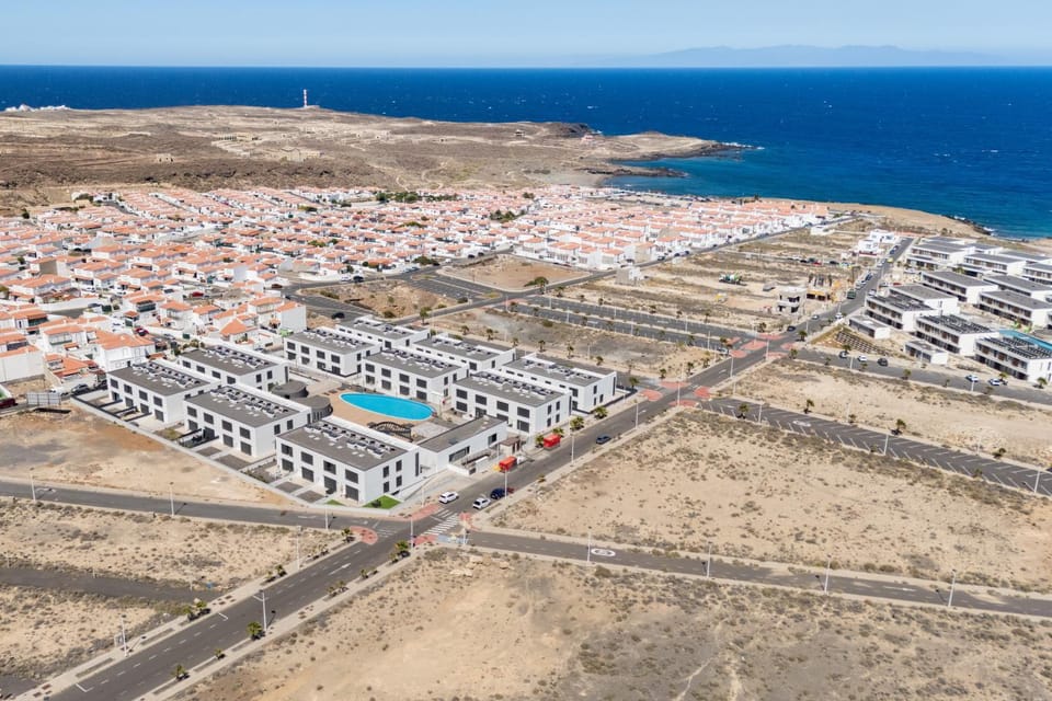 Home2Book Impressive Apt Abades, Pool & Terrace Apartment in Abona