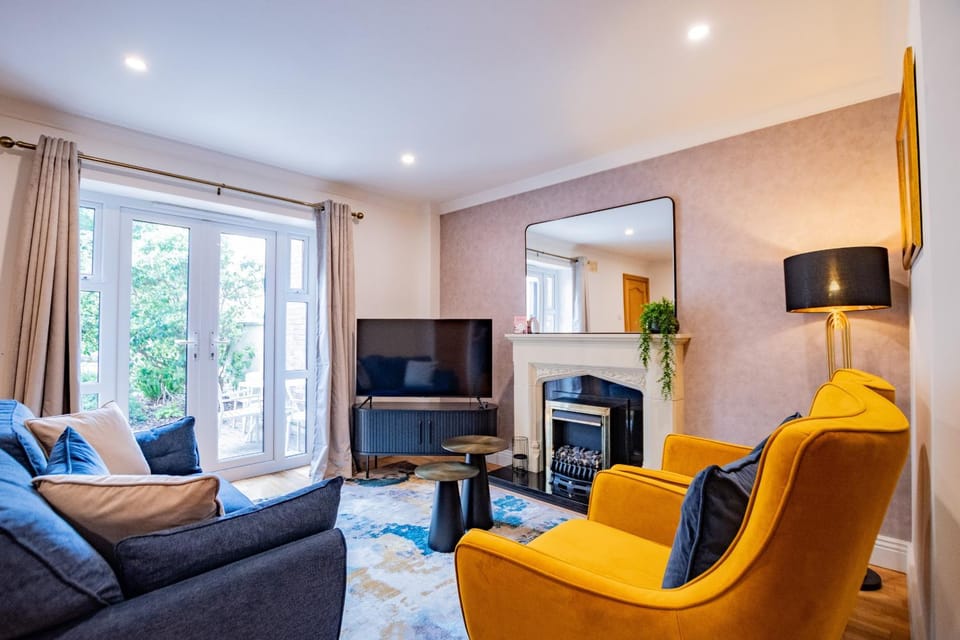 Communal lounge/ TV room, Living room