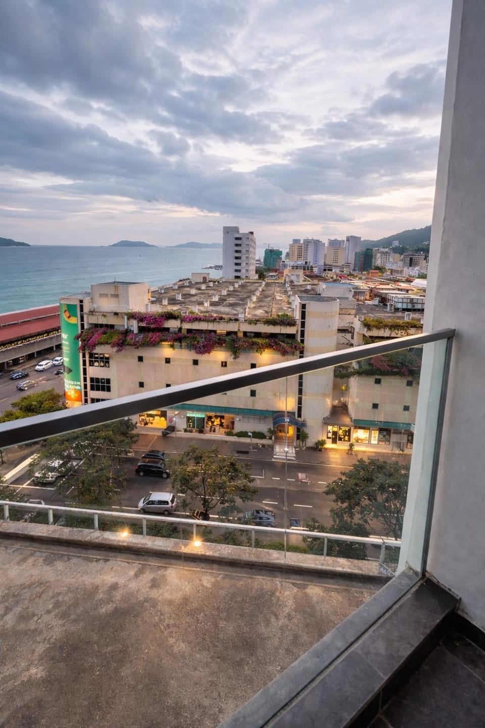 The Shore LW Premium Suites KK Downtown Apartment in Kota Kinabalu
