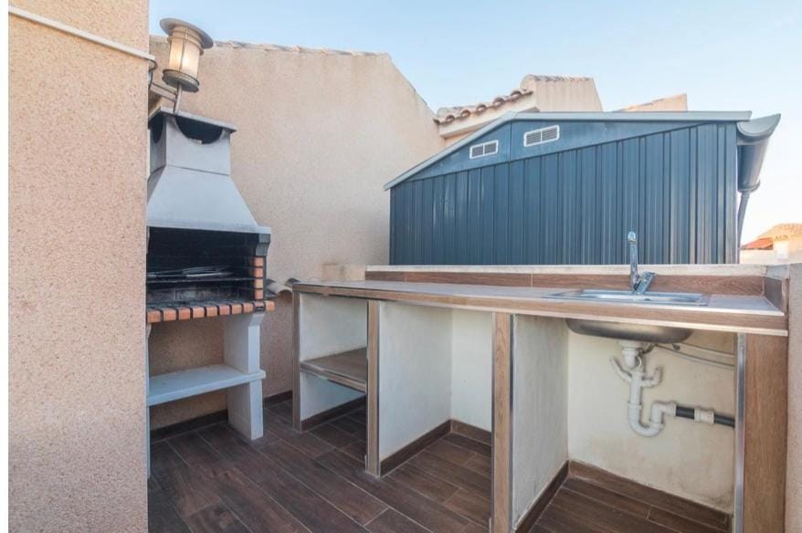 Bungalow en la Playa con Terraza Soleada, Jacuzzi, Solarium, Piscina comunitaria Apartment in Alacantí