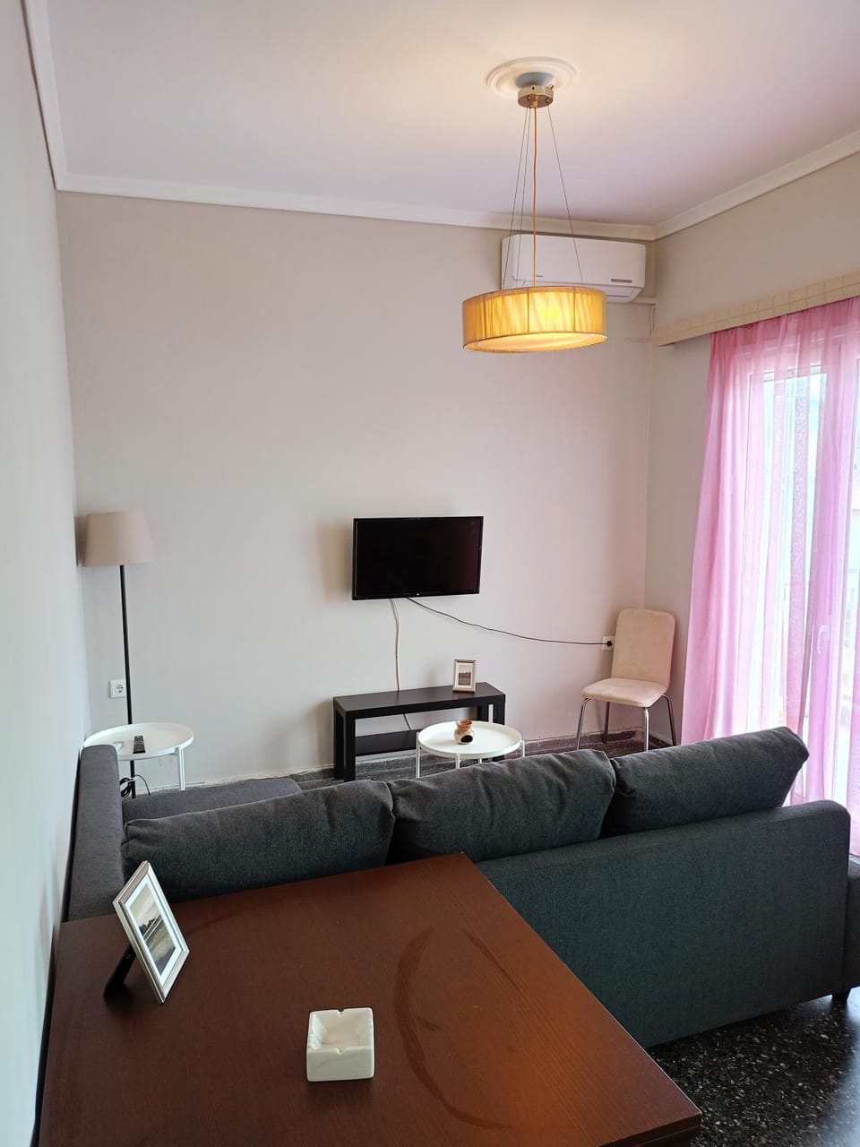 TV and multimedia, Living room, Seating area, air conditioner