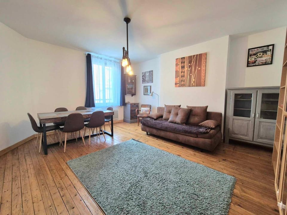Sherlock Home Apartment in Normandy