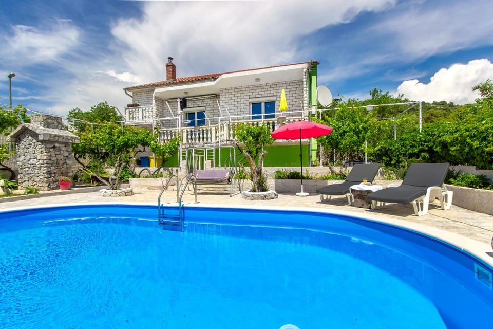 Patio, Swimming pool