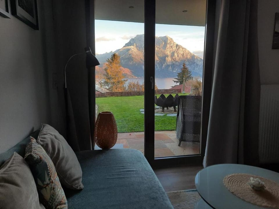Inspiration - zwei Terrassen, Seeblick, privater Garten Apartment in Altmünster