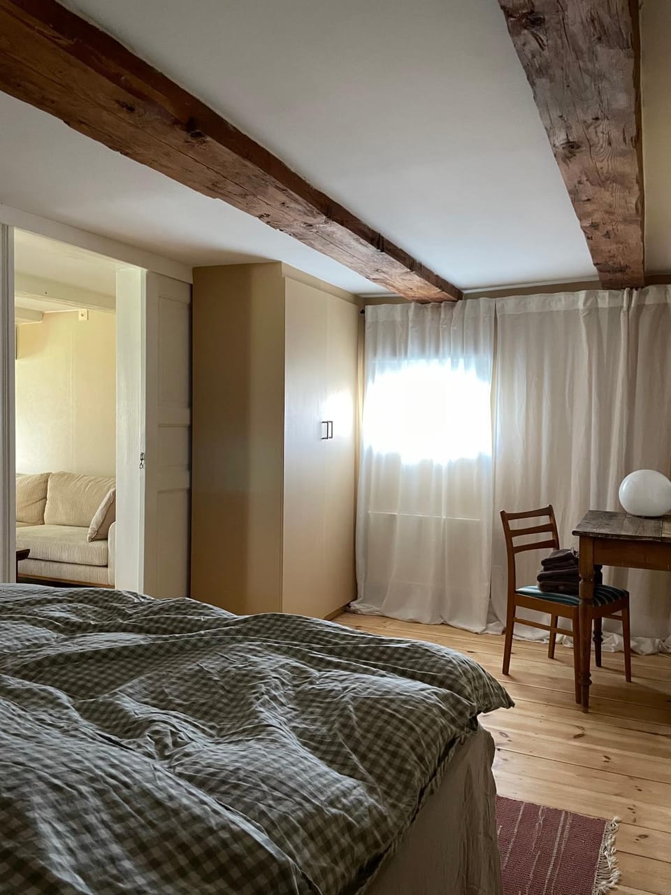 Seating area, Bedroom